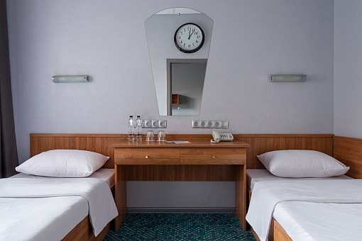 Маринс Парк Отель Ростов - Стандарт улучшенный двухкомнатный с двумя односпальными кроватями